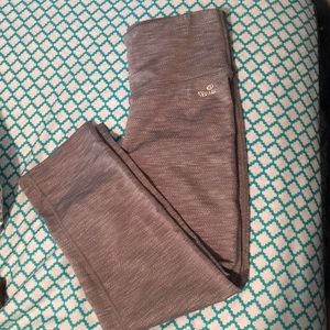 Spalding Gray Capri Leggings. Size: S